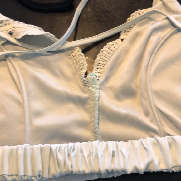 Phanuel Soft Sea foam Green Lace Adjustable Strap Crop Cami Size S-M - Picture 8 of 9